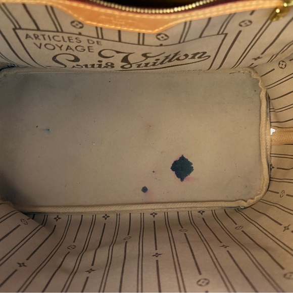 Louis Vuitton MM Neverfull - Picture 7 of 9